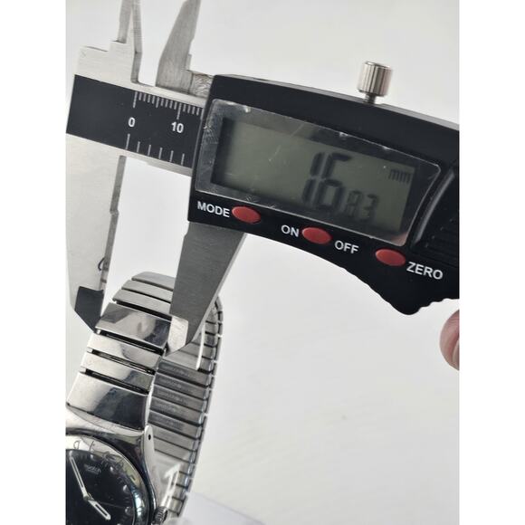 Vintage 1999 Swatch Quartz Watch Irony in-Centric YLS112 New Battery Runs - Picture 9 of 11